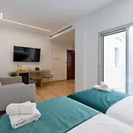 Emete & Coworking By Airnest מלון 3*