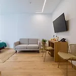 Emete & Coworking By Airnest מלון