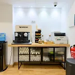 Emete & Coworking By Airnest 3*