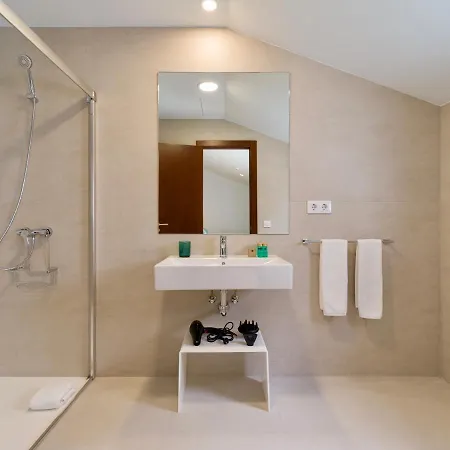 Emete & Coworking By Airnest Hotell 3*